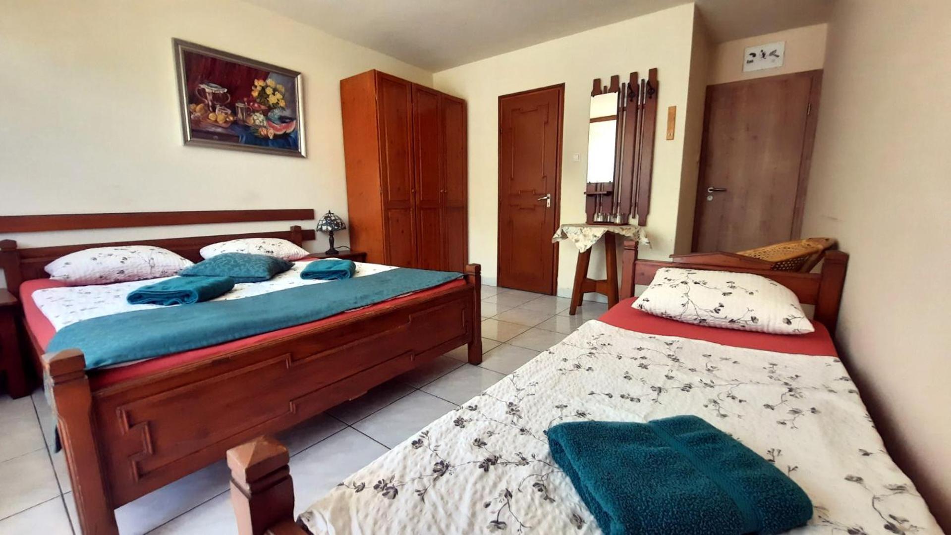 Sarokhaz Panzio 3*