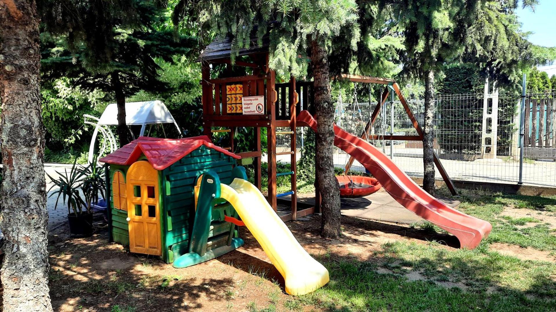Sarokhaz Panzio 3*